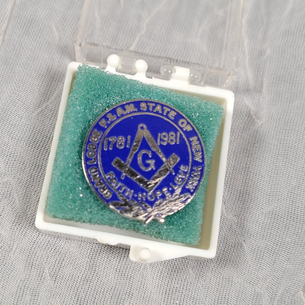 Grand Lodge F&AM New York Lapel Pin 1781-1981 Masonic Blue Enamel Silver Tone